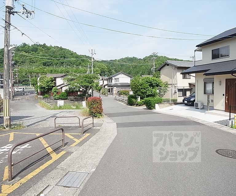 その他　前面道路です。