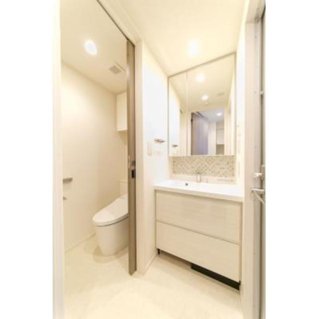 洗面設備　※写真は同タイプ住戸です。