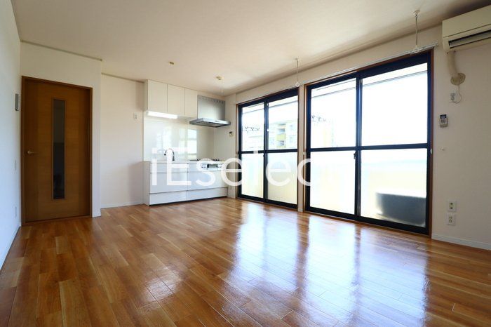居室・リビング　明るくキレイなリビングルーム♪