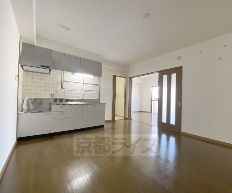 居室・リビング　広々としたお部屋です。