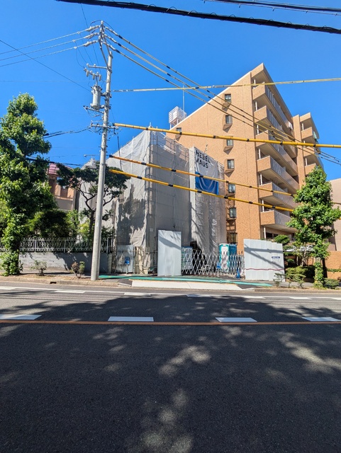 建物外観　建築中