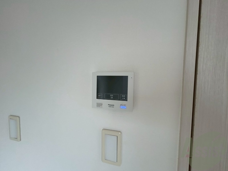 セキュリティ　ＴＶモニター付インターホンです。来客者の顔が見えるので安心！
