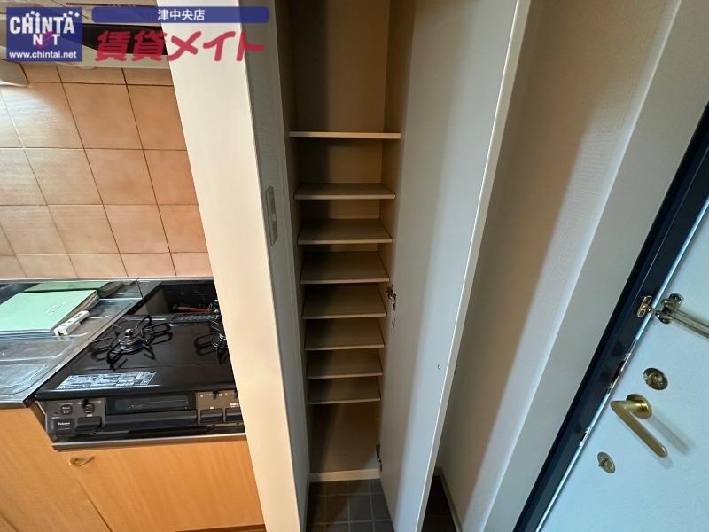 収納　同型参考写真
