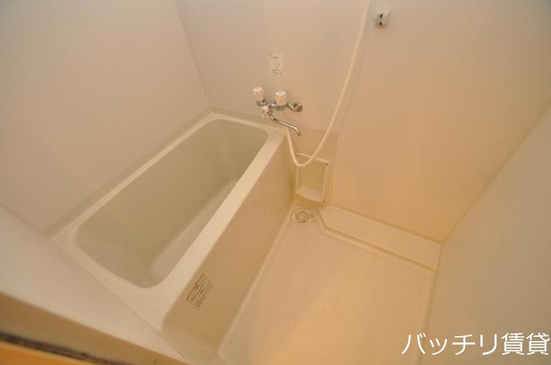 バス・シャワールーム　※同アパート別部屋写真の為現状優先。