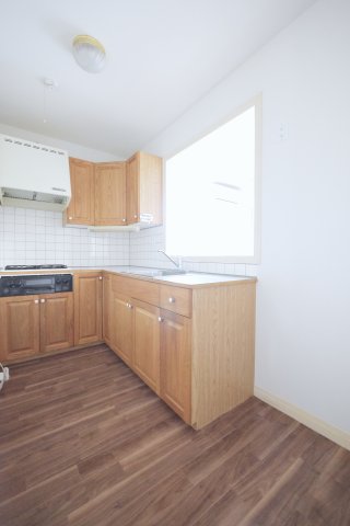 キッチン　※写真は別の部屋のものです。