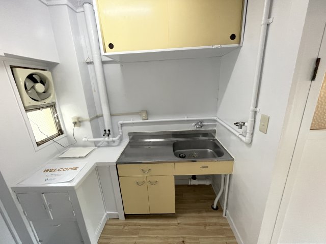キッチン　壁付けキッチンでスペースを最大限有効活用できます！