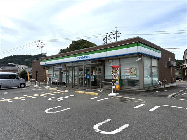 コンビニ　ファミリーマート浦富インター店（コンビニ）まで320m