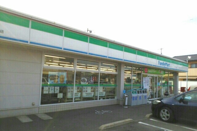 コンビニ　ファミリーマート高松町店さん（コンビニ）まで760m