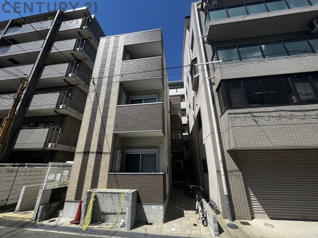建物外観　オートロックで外部の人間が簡単に出入りできないため安心です。