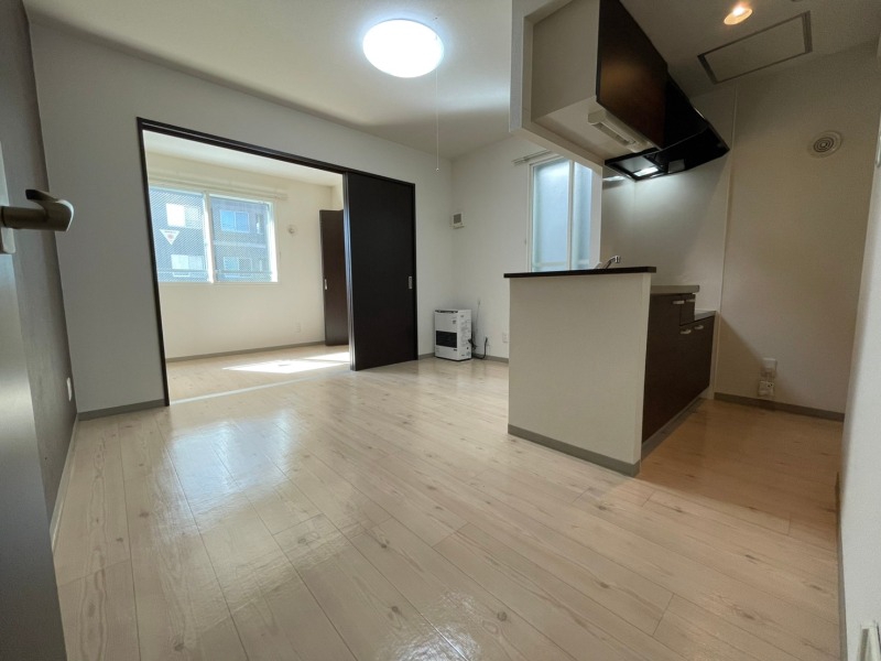 居室・リビング　広くてキレイなお部屋が広がっていて、充実した生活が送れそう。