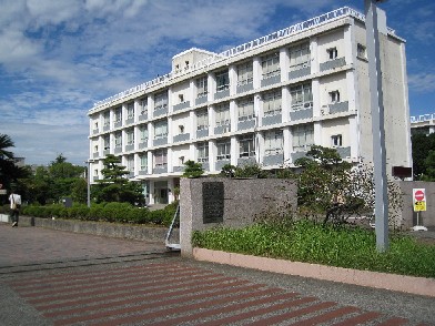 大学・短大　静岡大学西門（大学・短大）まで84m