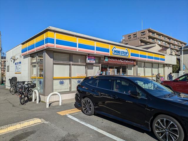 コンビニ　ミニストップ（コンビニ）まで820m
