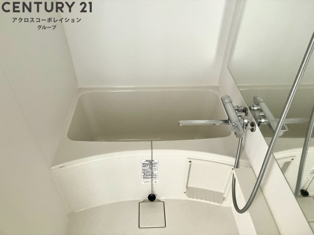 バス・シャワールーム　浴室乾燥機付きで便利です！