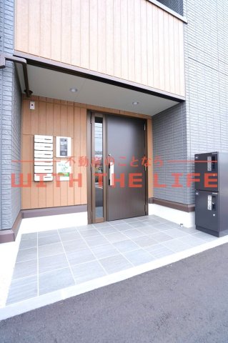 エントランス　落ち着いたエントランスです