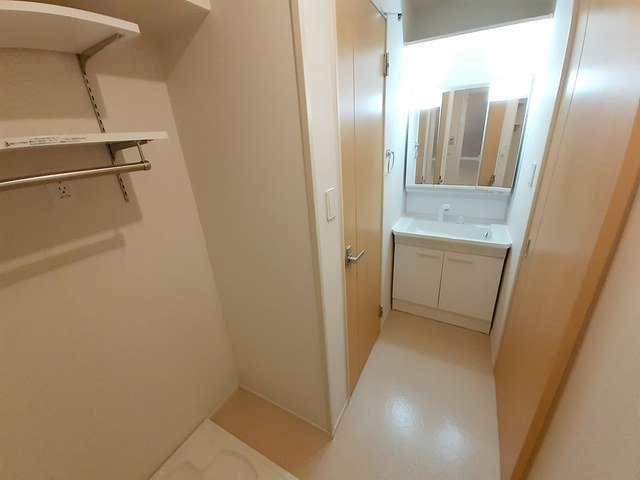 洗面設備　広い洗面スペース
