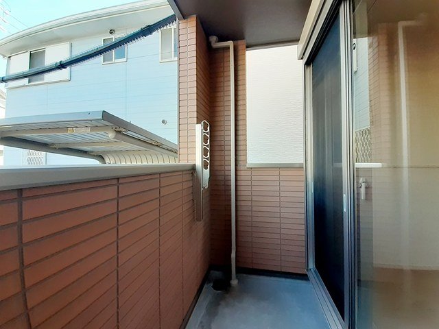 バルコニー　外からの目が気にならないバルコニーで洗濯物が干せます