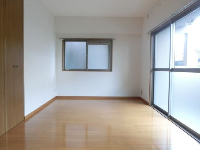 その他部屋・スペース　2面採光の明るいお部屋