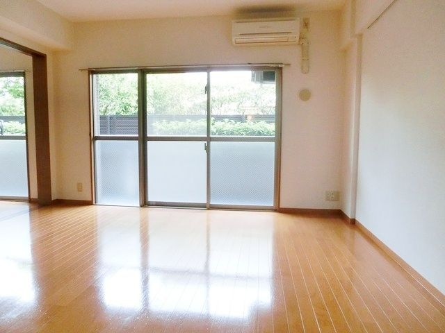居室・リビング　人気のフローリングのお部屋