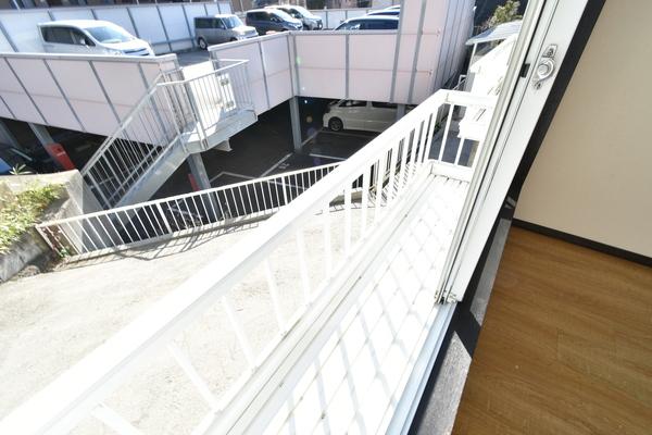 バルコニー　別部屋の参考写真です。現況有姿