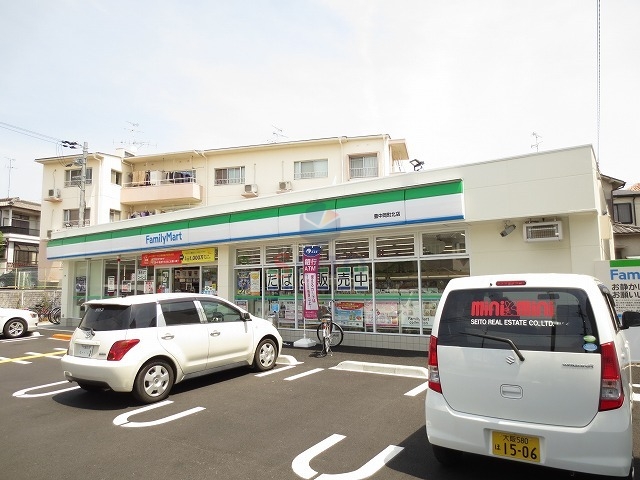 コンビニ　ファミリーマート豊中岡町北店（コンビニ）まで265m
