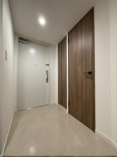 玄関　※写真は同タイプ住戸です。