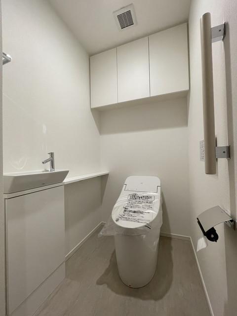 トイレ　※写真は同タイプ住戸です。