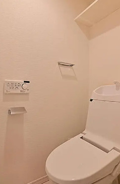 トイレ　別部屋の画像を使用しております。