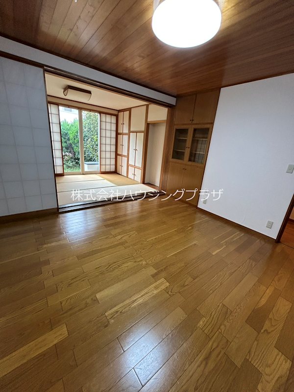 京王井の頭線 東松原駅 徒歩2分 2階建 築32年の居間写真