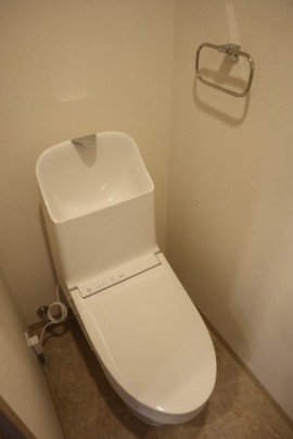 ＪＲ京浜東北線 関内駅 徒歩5分 10階建 築3年のトイレ写真