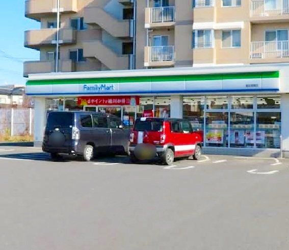 コンビニ　ファミリーマート越谷恩間店（コンビニ）まで550m