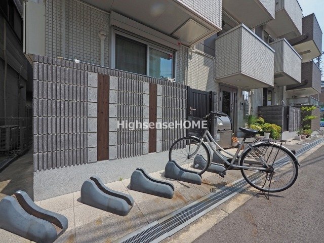 地下鉄中央線 緑橋駅 徒歩3分 3階建 築15年の外観写真