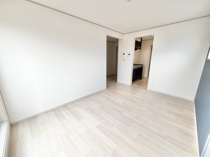 メリディアン吉岡壱番館の居間写真