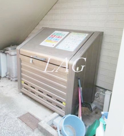 ＪＲ山手線 目黒駅 徒歩11分 2階建 築32年の外観写真