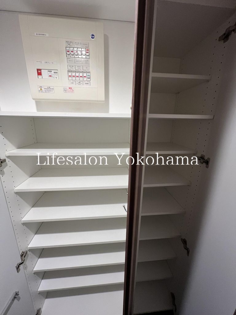 玄関　バルコニー