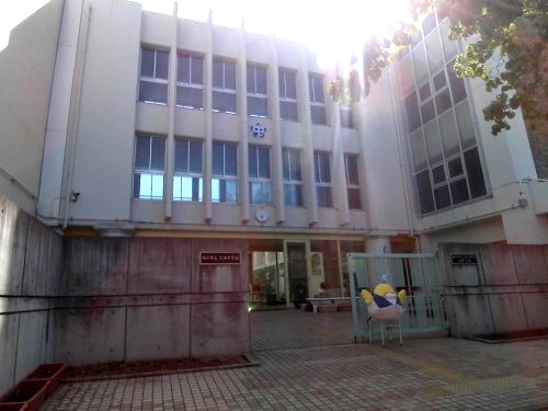 中学校　神戸市立太田中学校（中学校）まで642m