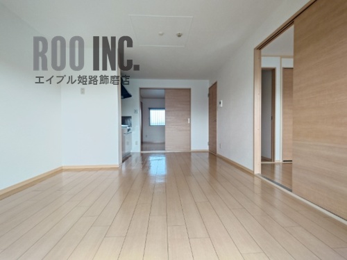 メゾンシャルマンの居間写真