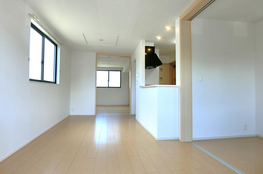 居室・リビング　同型物件です。