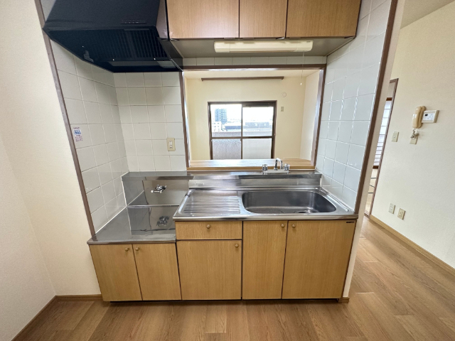 キッチン　ガスコンロは持ち込みタイプです