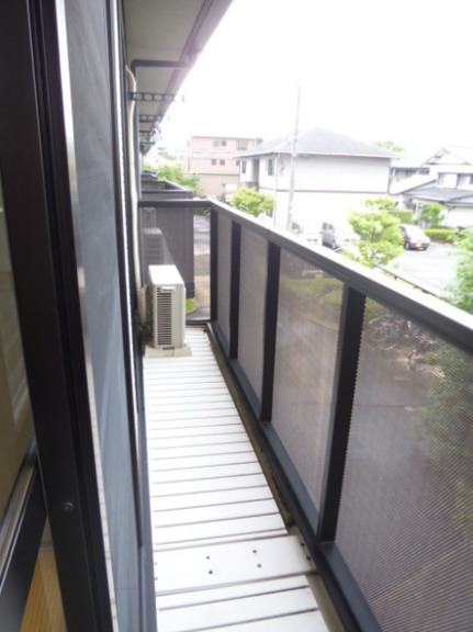 バルコニー　バルコニーからの眺めを楽しみながら食事をしませんか