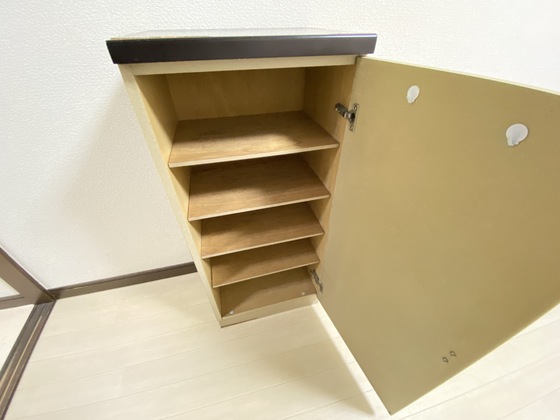 玄関　※別号室の写真になります。