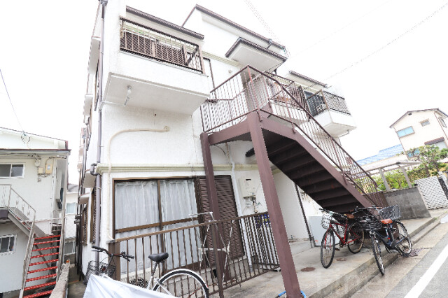 神戸市垂水区馬場通のアパートの建物外観