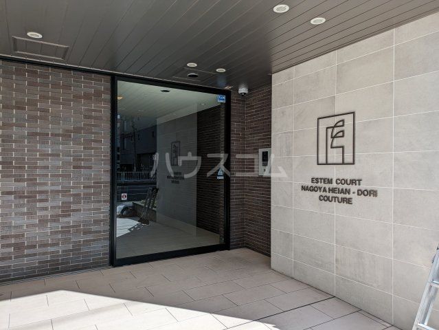 【名古屋市北区平安のマンションのエントランス】