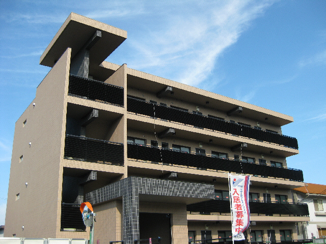 福知山市字和久市のマンションの建物外観