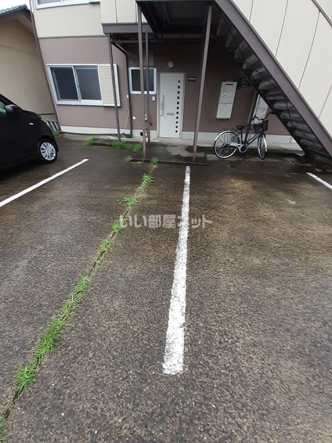 【クレセントあさか野の駐車場】