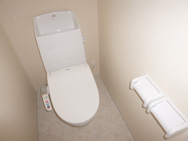 トイレ　温水洗浄便座