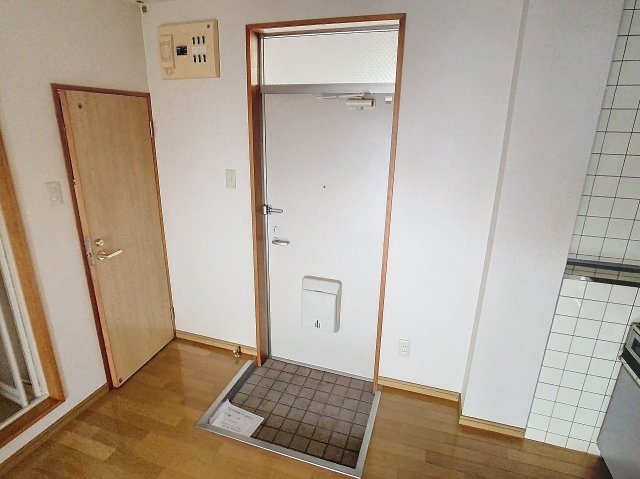 玄関　2024年10月撮影