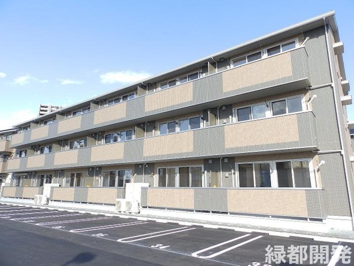 山口市小郡給領町のアパートの建物外観