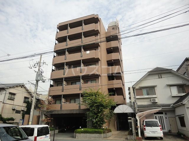 京都市右京区梅津石灘町のマンションの建物外観