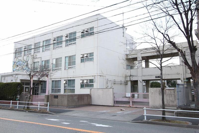 【シャトーIの小学校】