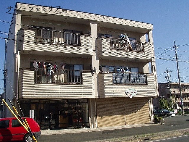 田原市東赤石のマンションの建物外観